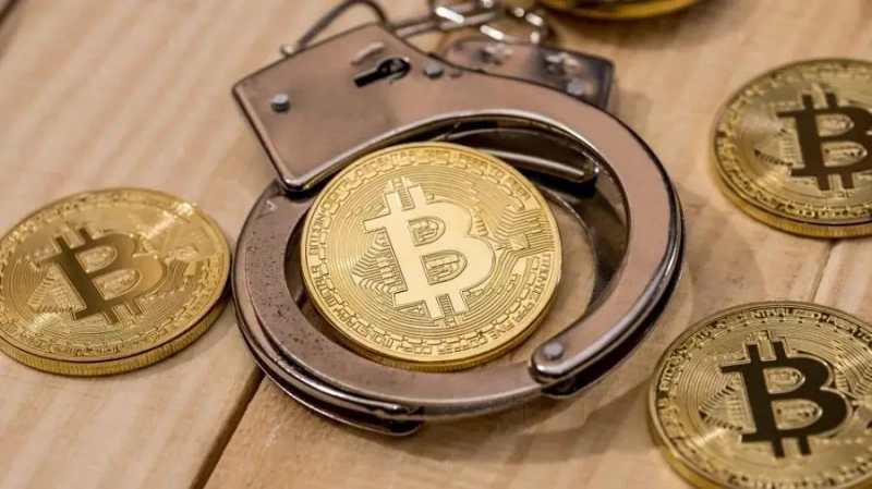 Экс-заммэра подозревают в привлечении 25 млн рублей в OneCoin