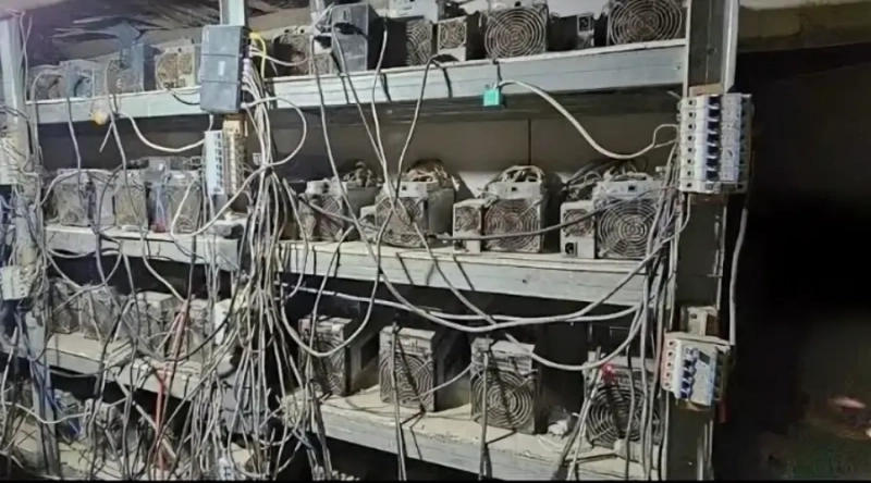 Двое российских майнеров обустроили нелегальную криптоферму в гараже